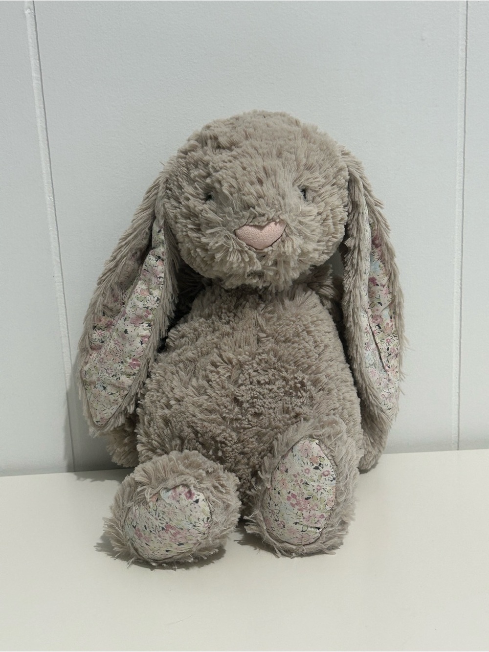 JELLYCAT Bashful Bea Beige Blossom Bunny Rare Retired Plush Toy Stuffed Animal - Picture 2 of 8